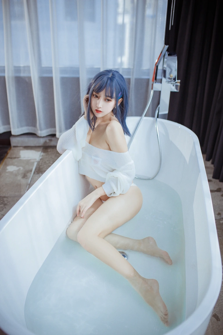 《浴缸》｜过期米线线喵 · 23张写真