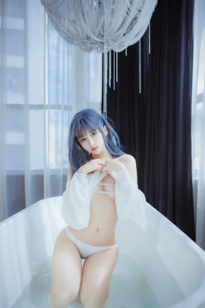 《浴缸》｜过期米线线喵 · 23张写真