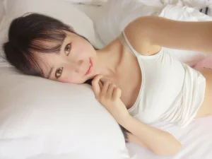 《白色背心》｜木棉棉 · 31张写真、1 个视频