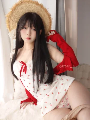 《春日少女》｜迷之呆梨 · 77张写真、3 个视频