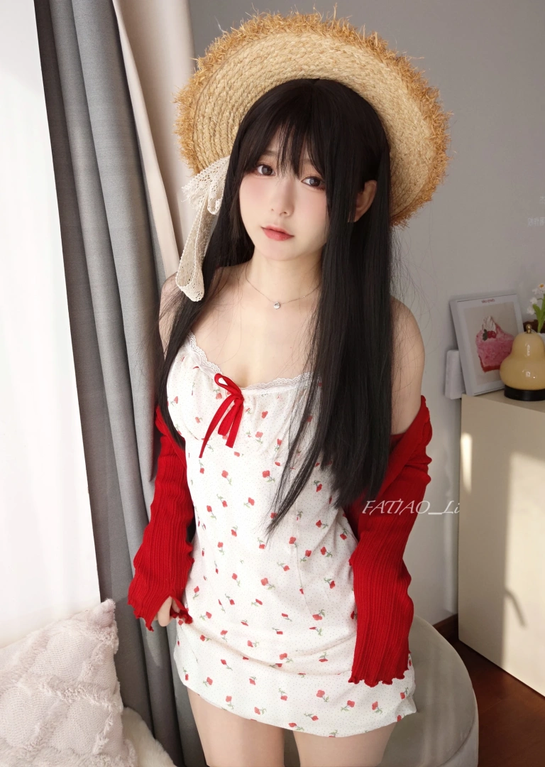 《春日少女》｜迷之呆梨 · 77张写真、3 个视频