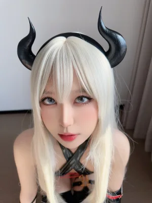 《Halloween Demon（万圣节恶魔）》｜布丁大法 · 112张写真、2 个视频