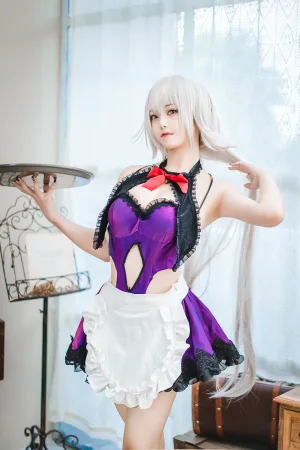 《贞德女仆》｜蜜汁猫裘 · 40张写真