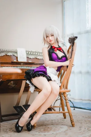 《贞德女仆》｜蜜汁猫裘 · 40张写真