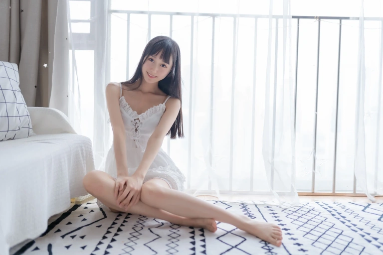 《白色睡裙》｜木棉棉 · 40张写真