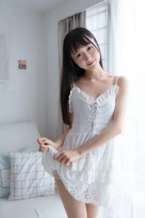 《白色睡裙》｜木棉棉 · 40张写真
