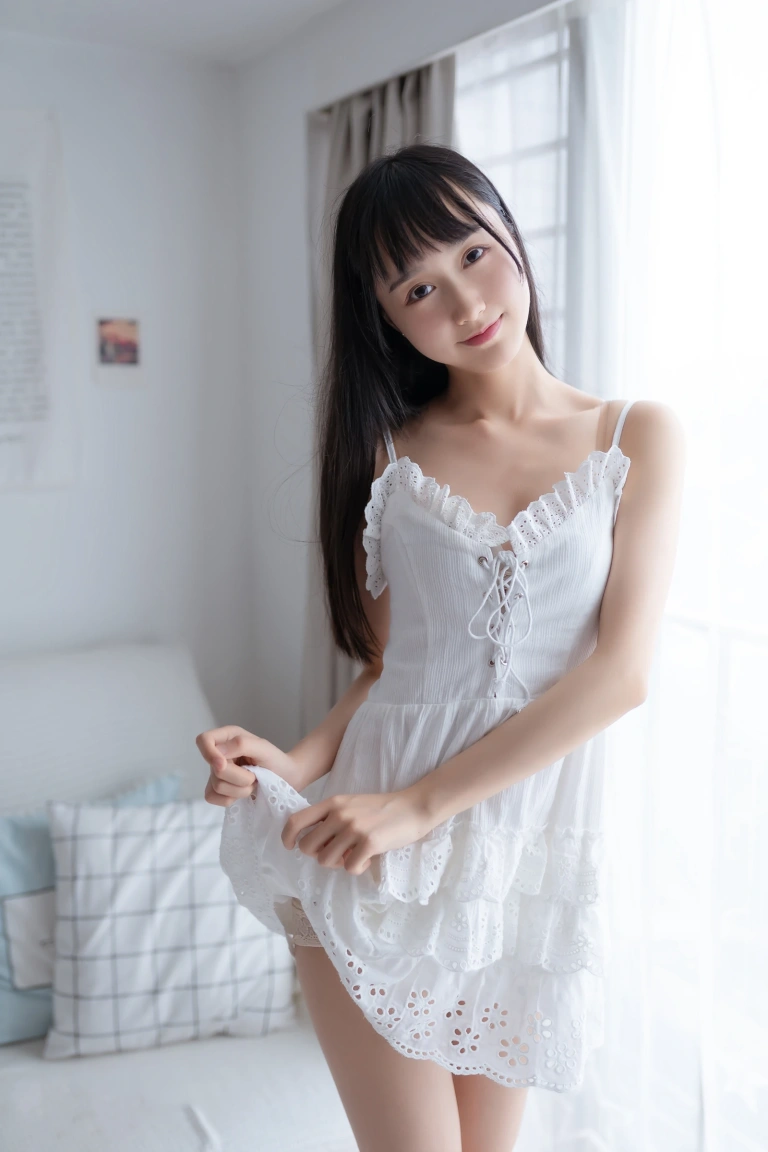 《白色睡裙》｜木棉棉 · 40张写真