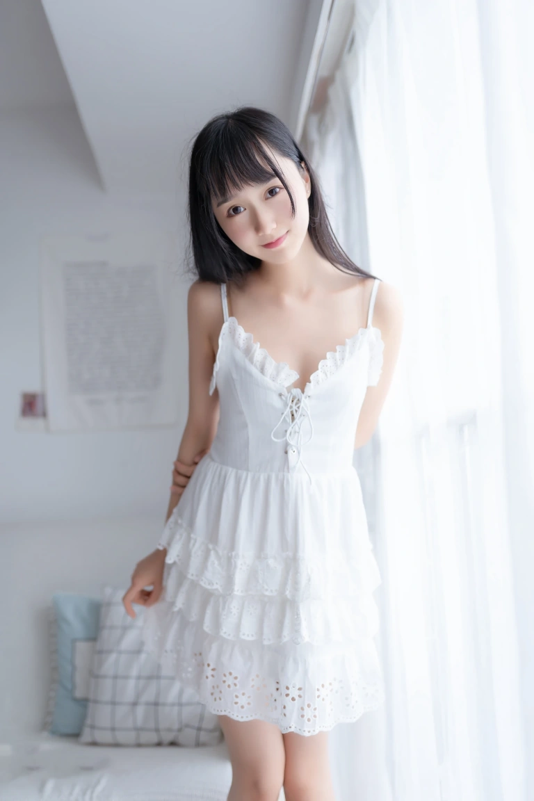 《白色睡裙》｜木棉棉 · 40张写真