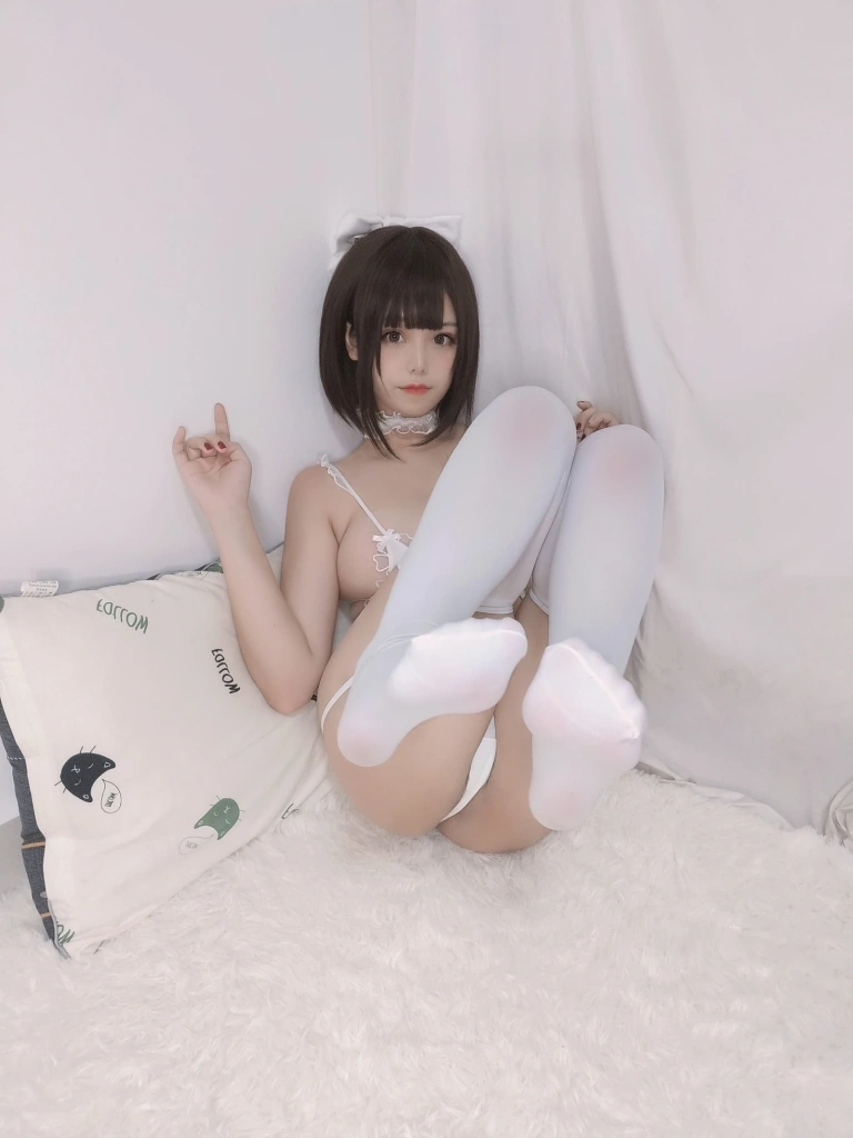 《白色内衣》｜蜜汁猫裘 · 38张写真