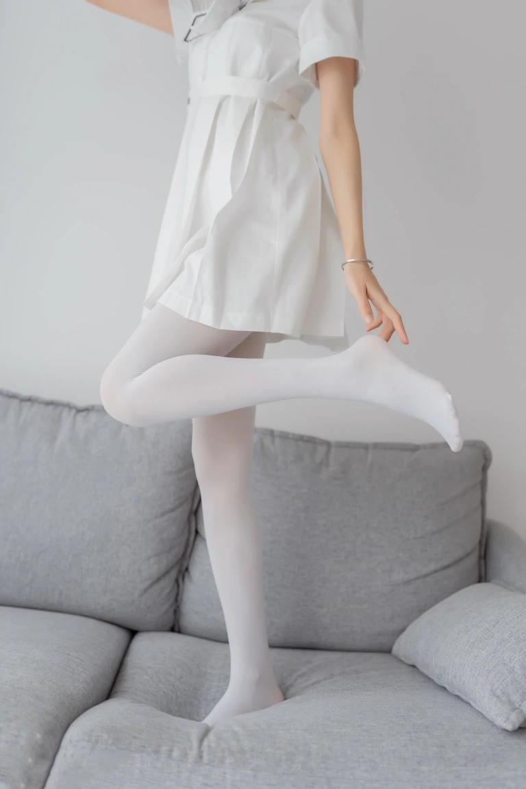 《纯情白裙》｜木棉棉 · 40张写真