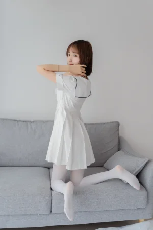 《纯情白裙》｜木棉棉 · 40张写真