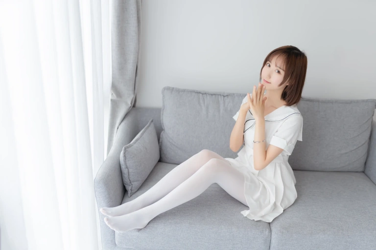 《纯情白裙》｜木棉棉 · 40张写真