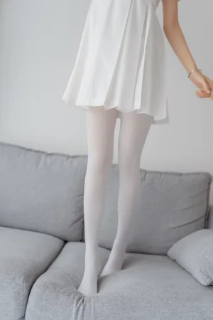 《纯情白裙》｜木棉棉 · 40张写真