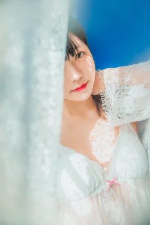 《小少女 少女私房》｜桜桃喵 · 50张写真