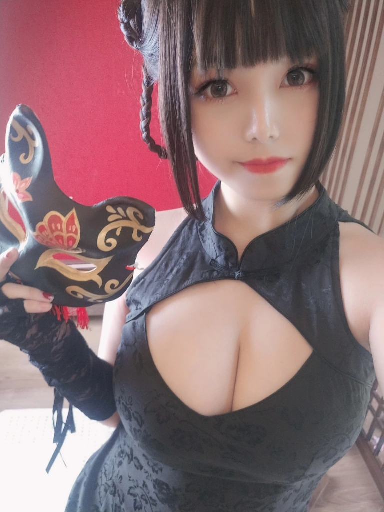 《皮衣舞娘》｜蜜汁猫裘 · 45张写真、7 个视频