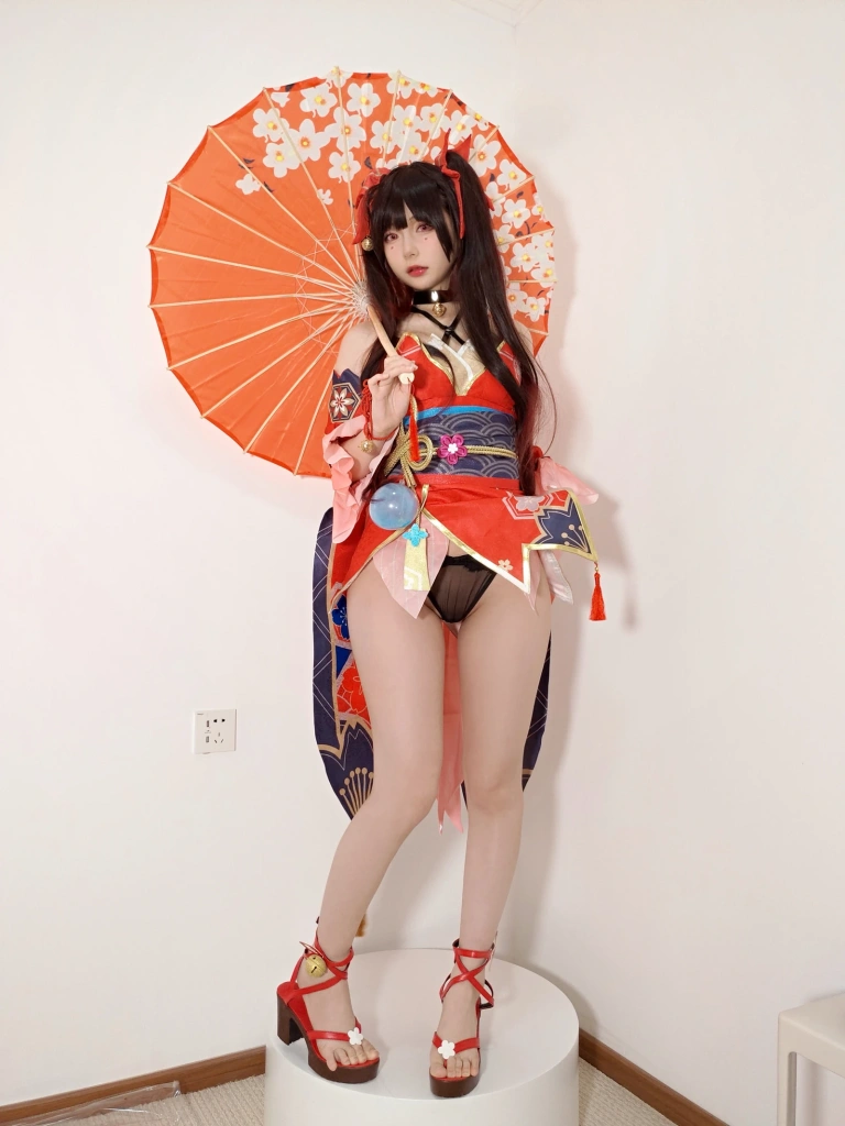 《自撮り写真 花火》｜迷之呆梨 · 66张写真、3 个视频