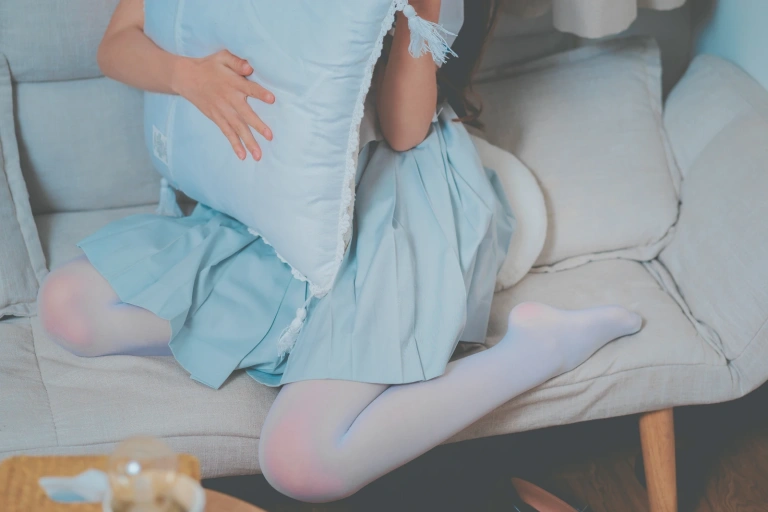 《绿jk》｜面饼仙儿 · 16张写真