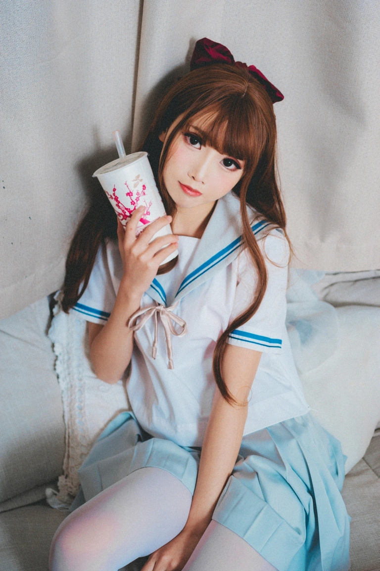 《绿jk》｜面饼仙儿 · 16张写真