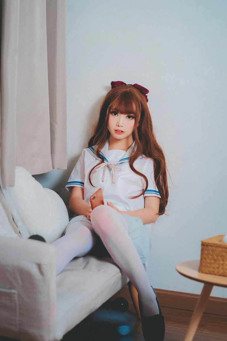 《绿jk》｜面饼仙儿 · 16张写真