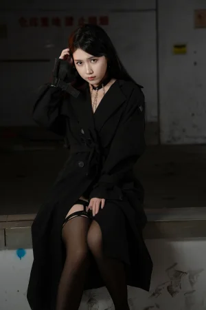《女同事》｜不呆猫 · 116张写真、1 个视频