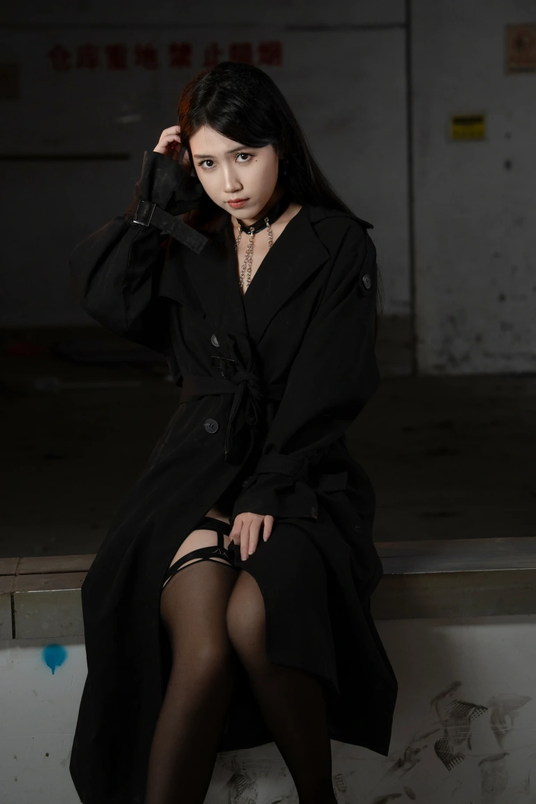 《女同事》｜不呆猫 · 116张写真、1 个视频