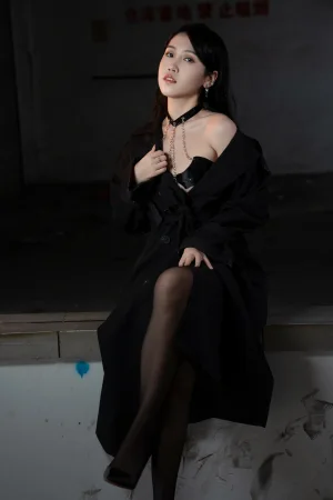 《女同事》｜不呆猫 · 116张写真、1 个视频
