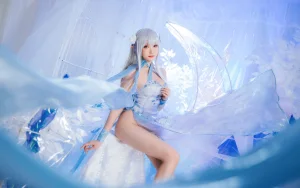 《爱蜜莉雅 水晶礼服》｜瓜希酱 · 28张写真