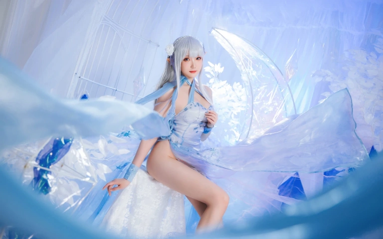 《爱蜜莉雅 水晶礼服》｜瓜希酱 · 28张写真