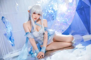 《爱蜜莉雅 水晶礼服》｜瓜希酱 · 28张写真