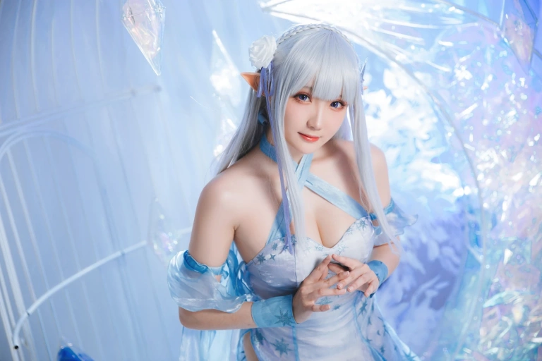 《爱蜜莉雅 水晶礼服》｜瓜希酱 · 28张写真