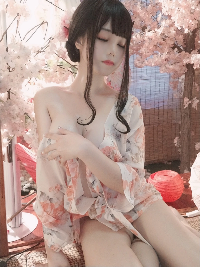 《浴娘》｜蜜汁猫裘 · 29张写真、4 个视频