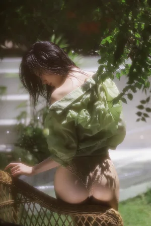 《绿意》｜桃良阿宅 · 23张写真