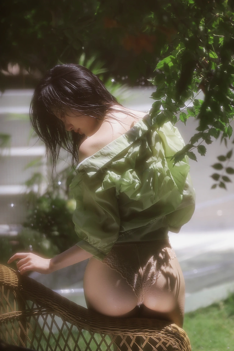 《绿意》｜桃良阿宅 · 23张写真