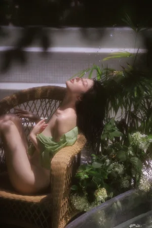 《绿意》｜桃良阿宅 · 23张写真