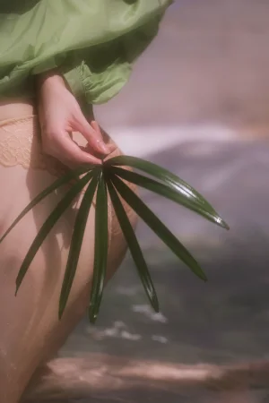《绿意》｜桃良阿宅 · 23张写真
