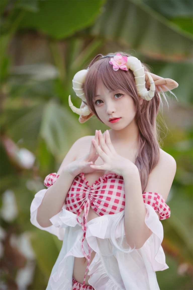 《小羊夏卉》｜花铃 · 34张写真