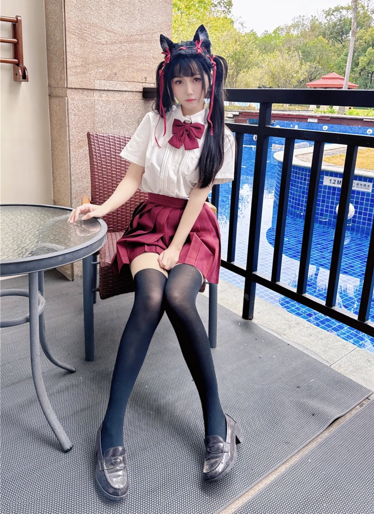《温泉双马尾JK》｜不呆猫 · 22张写真、1 个视频