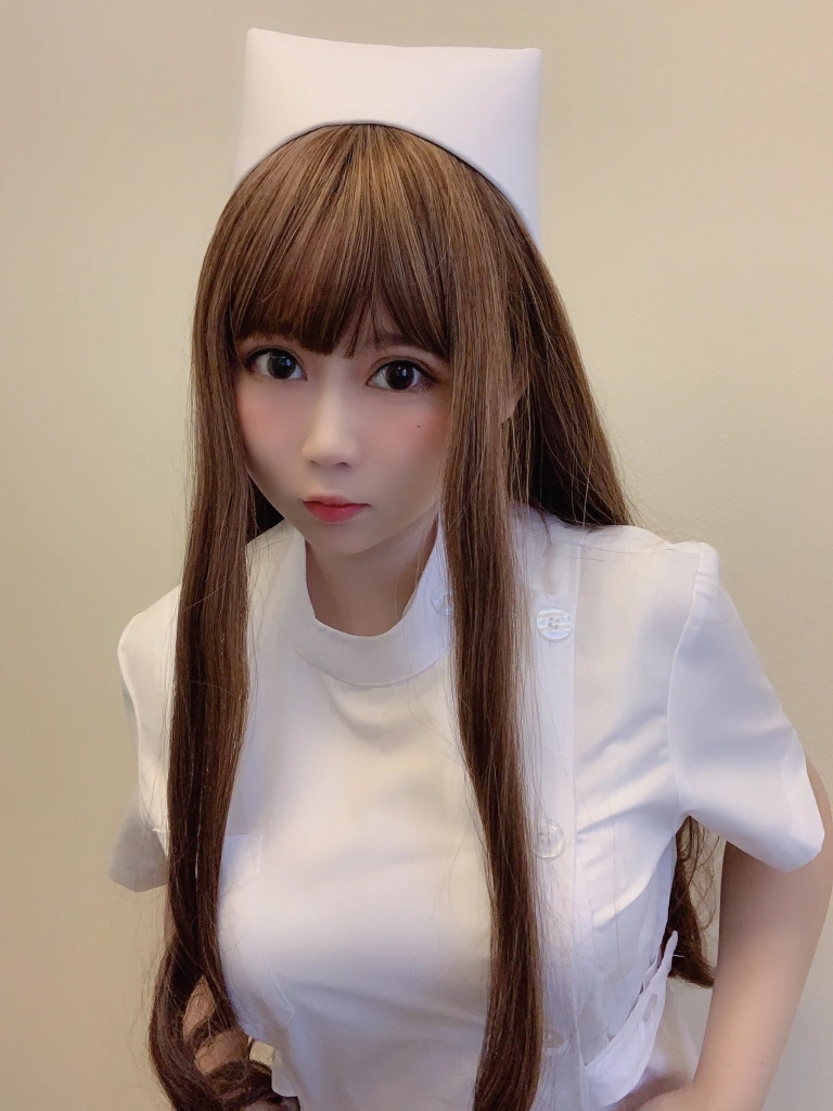 《性感护士》｜依酱 · 23张写真