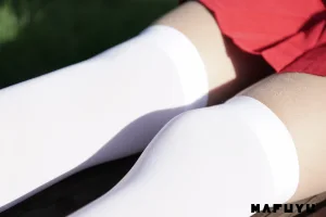 《红JK白过膝》｜神楽坂真冬 · 187张写真