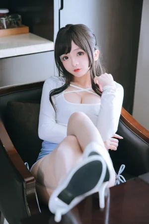 《私人秘书》｜日奈娇(椎名莜) · 110张写真