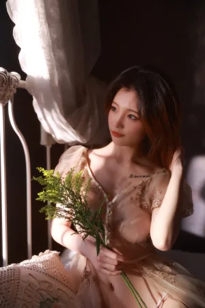 《花束与影》｜桃良阿宅 · 13张写真