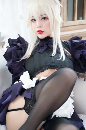 《黑枪呆女仆》｜白烨 · 50张写真
