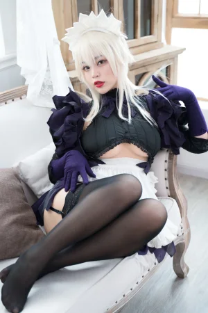 《黑枪呆女仆》｜白烨 · 50张写真