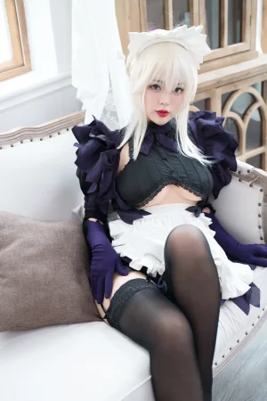 《黑枪呆女仆》｜白烨 · 50张写真