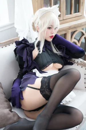 《黑枪呆女仆》｜白烨 · 50张写真