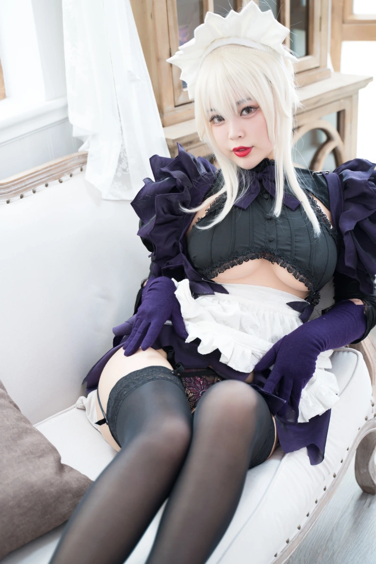 《黑枪呆女仆》｜白烨 · 50张写真