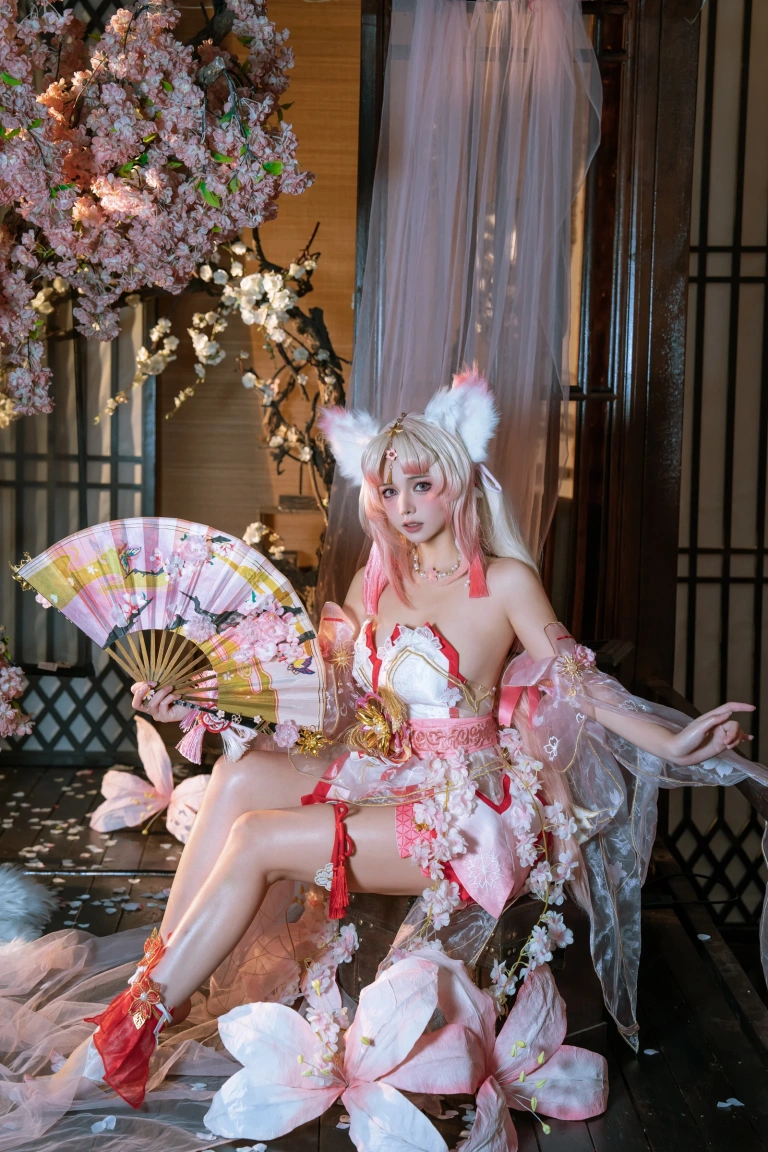 《胡桃和殷紫萍cos》｜七月喵子 · 109张写真