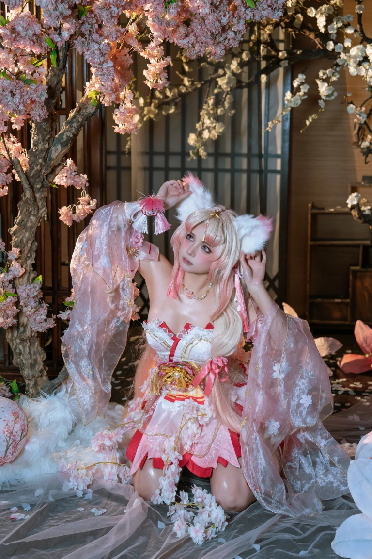 《胡桃和殷紫萍cos》｜七月喵子 · 109张写真