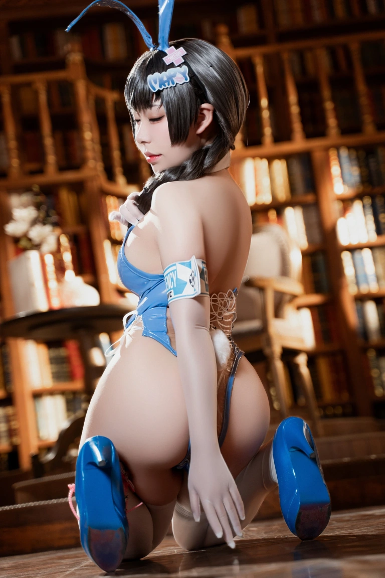 《NIKKE 胜利女神 梅里兔》｜虎森森 · 30张写真