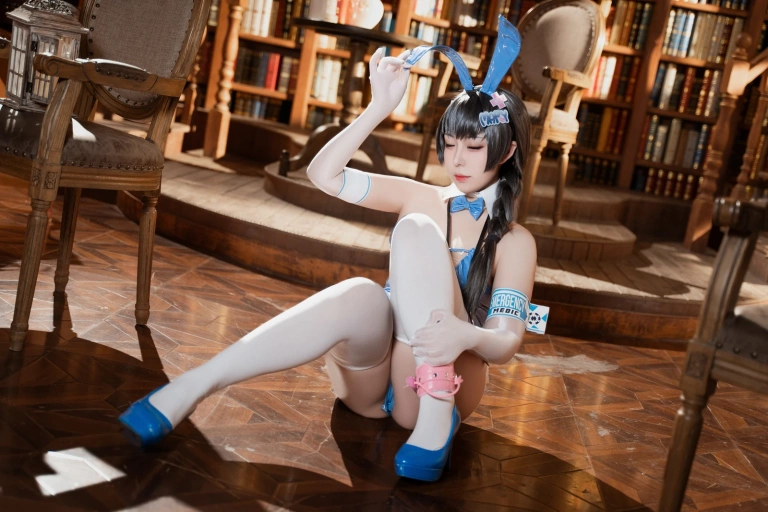《NIKKE 胜利女神 梅里兔》｜虎森森 · 30张写真